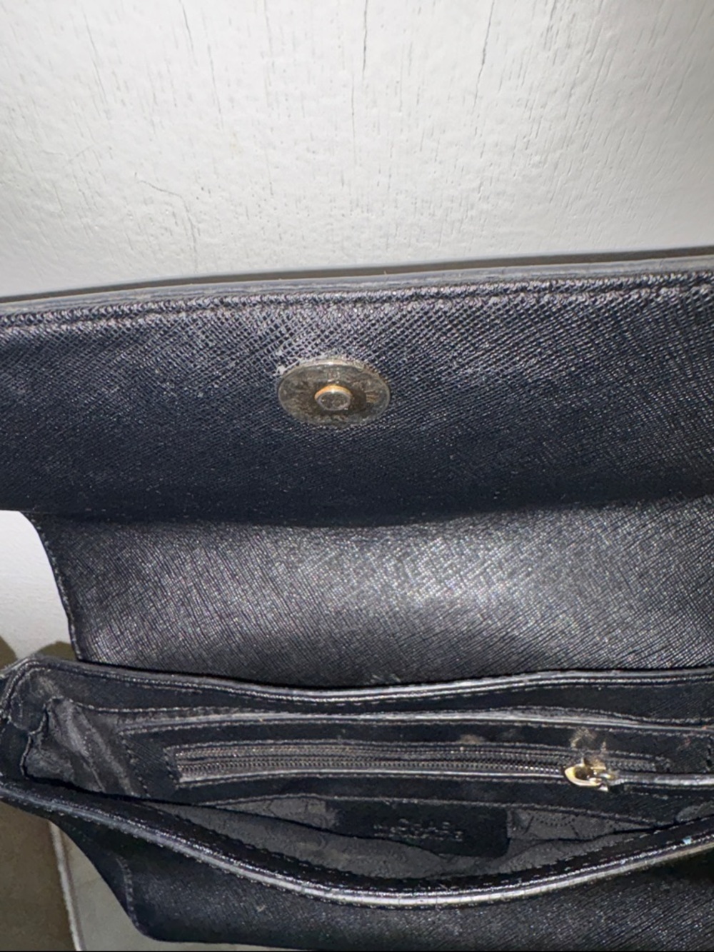 đź‘› Michael Kors Black Crossbody with Gold Hardwaređź‘› - Picture 7 of 13